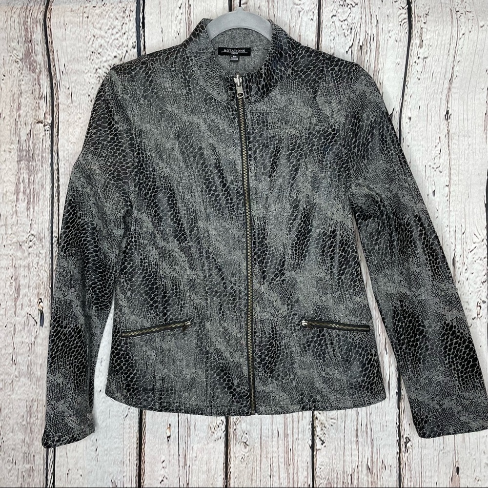 Notations Petite - Petite Medium PM Snakeskin Patterned Jacket Zip Up | Pockets